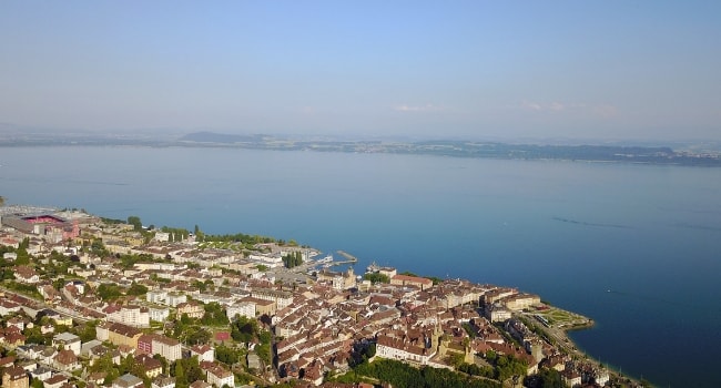 En route vers la Suisse en camping-car_Lac de Neuchâtel