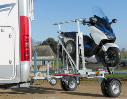 Porter un 2 roues en camping-car