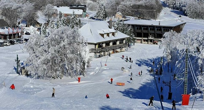 Ski dans le Massif Central en camping-car station Laguiole