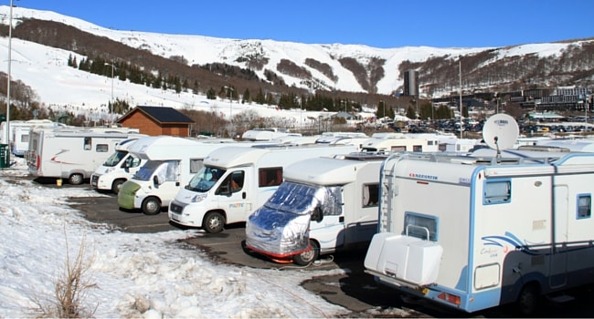 Ski dans le Massif Central en camping-car station Super Besse