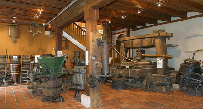 La-Route-des-Vins-d-Alsace-en-camping-car-Musée_Vin-Kientzheim