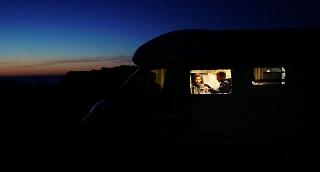 #wikisurf : Diner dans un camping-car