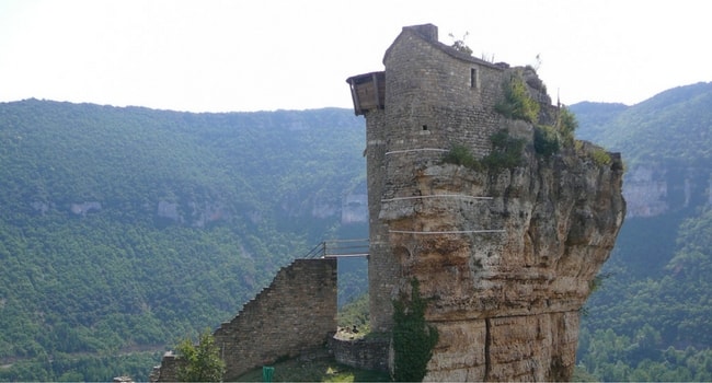 chateau_de_peyrelade_cevennes_camping-car