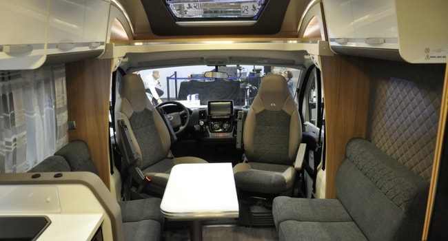 Camping-car adria matrix 670 DC