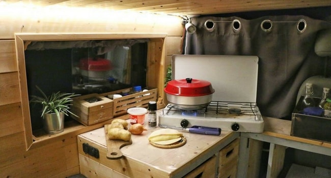 Astuces pour mieux cuisiner en camping-car_Equipement