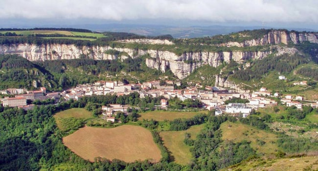 En route vers l'Aveyron en camping-car_Roquefort-sur-Soulzon