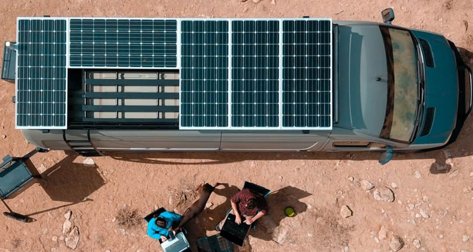 L'installation de panneaux solaires sur un camping car