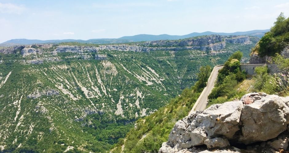 MICRO-AVENTURE MONTPELLIER ZOOM SUR LE CIRQUE DE NAVACELLES