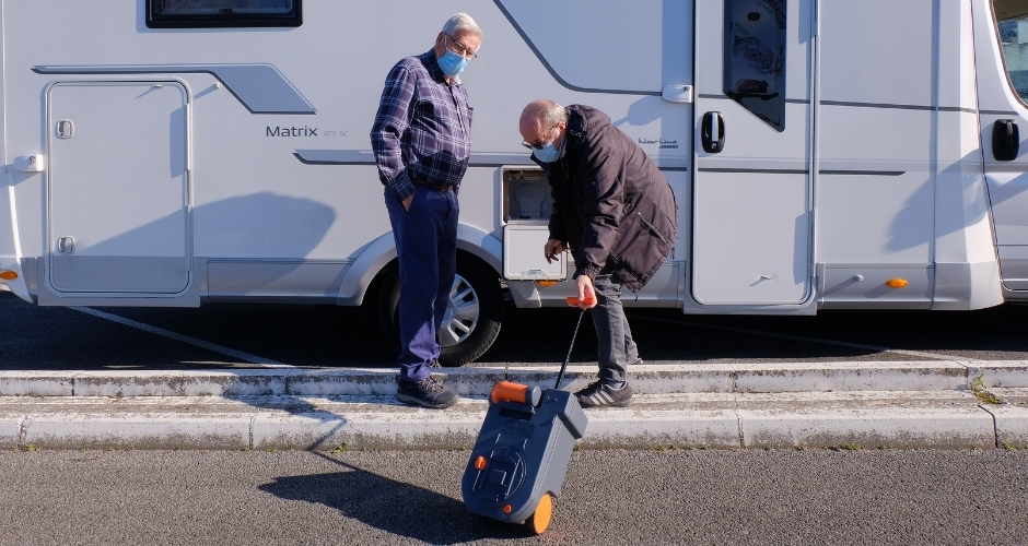 Conseils de nettoyage des cuves et réservoirs d'eau dans un camping-car