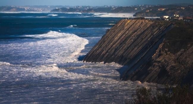 top-15-des-plus-belles-routes-du-monde-corniche-basque