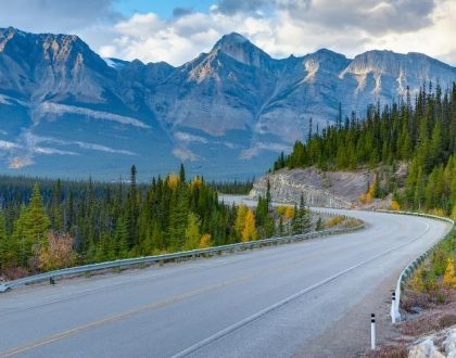 top-15-des-plus-belles-routes-du-monde-promenade-des-glaciers-canada