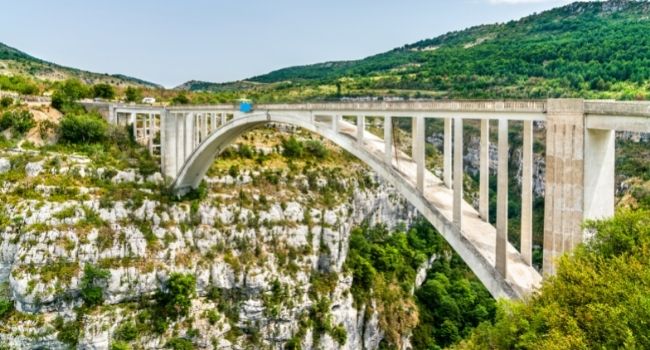 Gorges-du-Verdon-en-Fourgon _Pont-de l-Artuby