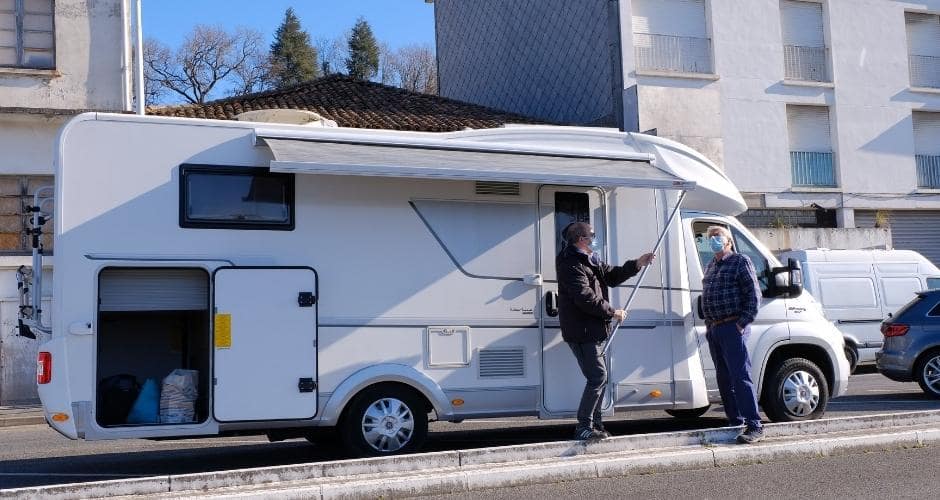 vente-d-un-camping-car-d-occasion-avantages-et-inconvenients-de-vendre-entre-particuliers