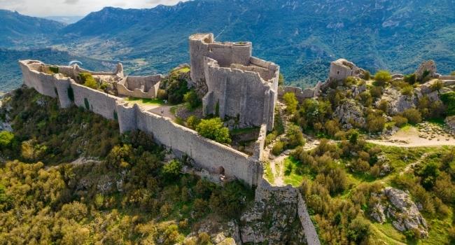 les-plus-belles-routes-a-faire-en-camping-car-en-france-route-des-chateaux-cathares-citadelle-de-peyrepertuse