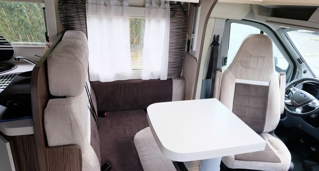 Les aménagements à l'intérieur du camping-car