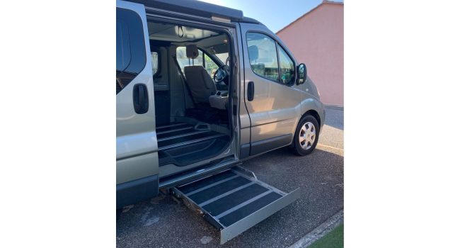 location-van-amenagé-accessible-pmr-fauteuil-var location-van-amenagé-accessible-pmr-fauteuil-var