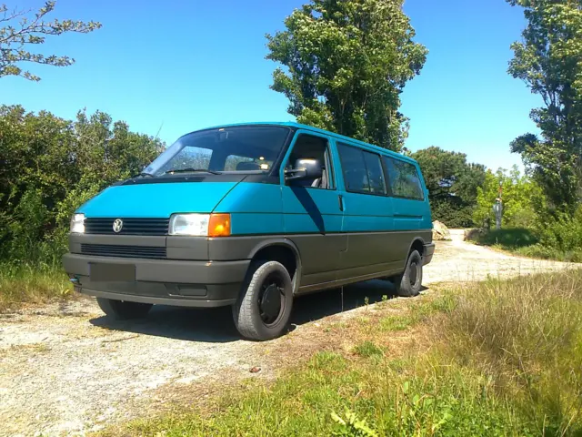 Van Caravelle T4 L2H1 – Genouillé