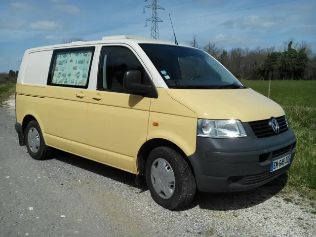 Van Transporteur T5 – Saint-Martin-d'Ary