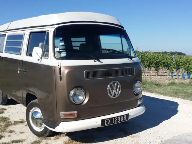 Combi Westfalia T2 Early Bay – Segonzac