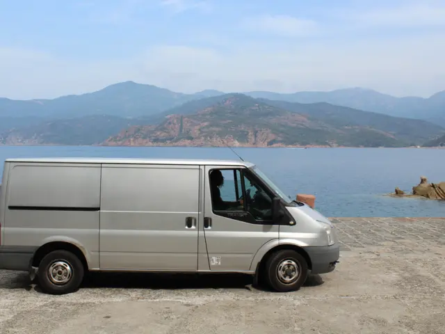 Van Autre Transit – Lège-Cap-Ferret