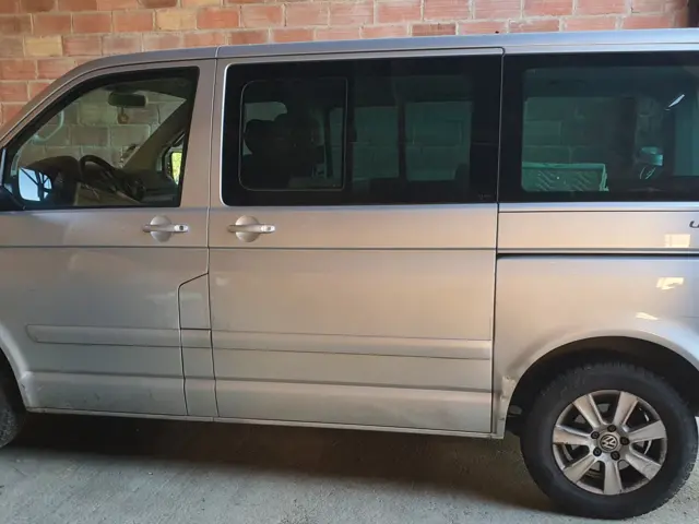 Van Volkswagen Multivan T5 – Virazeil