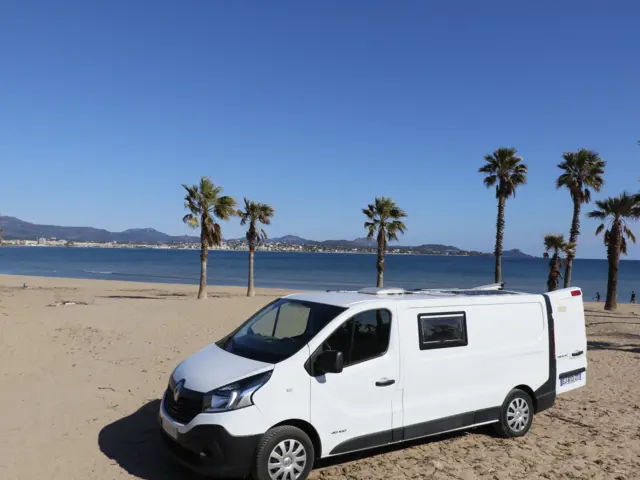Van Trafic L2H1 – Roquebrune-sur-Argens