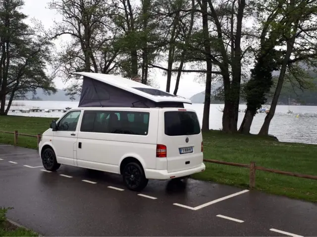 Van Transporteur T5 – Saint-Romain-d'Ay