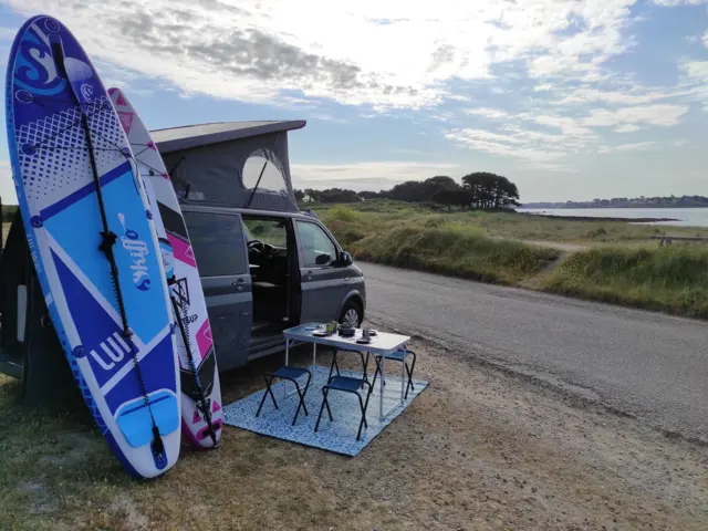Van Transporteur T6 – Locmariaquer