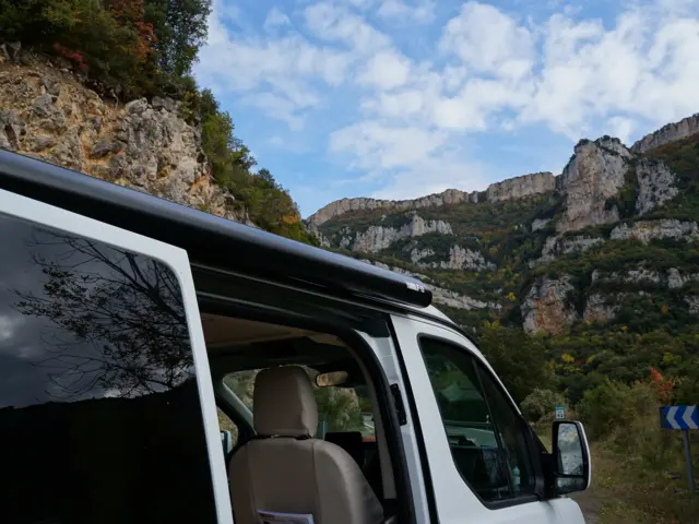 Van Campereve Cap Land, Ford Custom 2L 130 Cv - 2021 – Médis
