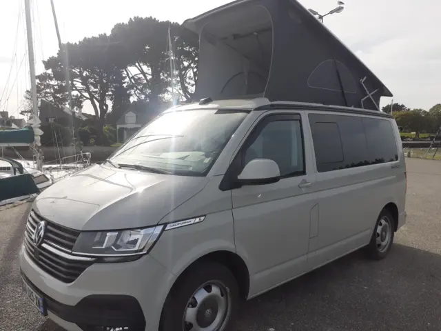 Van Volkswagen California Beach T6.1 – Saint-Évarzec