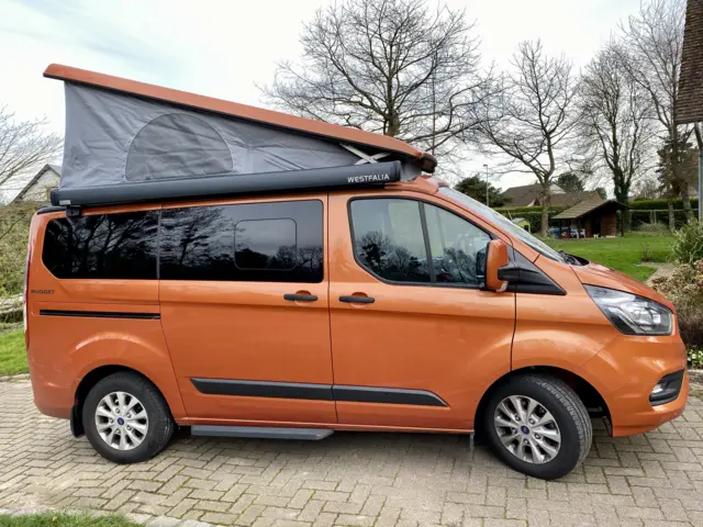 Van Westfalia Custom Transit – Les Grandes-Ventes