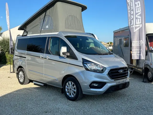 Van Autre Panama P 12+ – Les Gonds