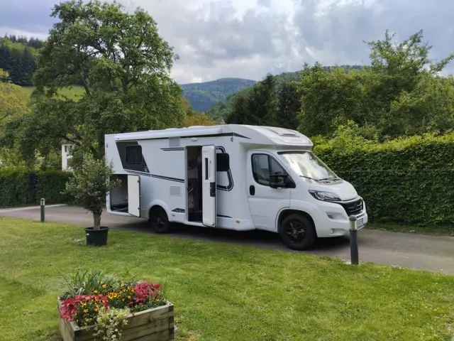 Profile Etrusco 7400 Qbc – Linthal