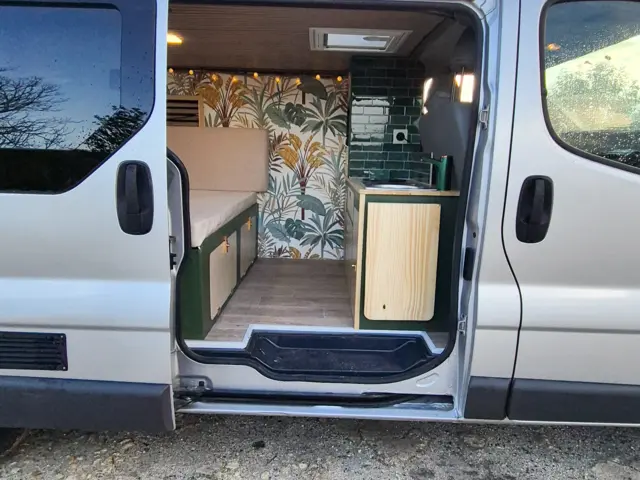 Van Renault Trafic Ii 2.0 Dci 115 Cv L2H1 3.0T – Les Mathes