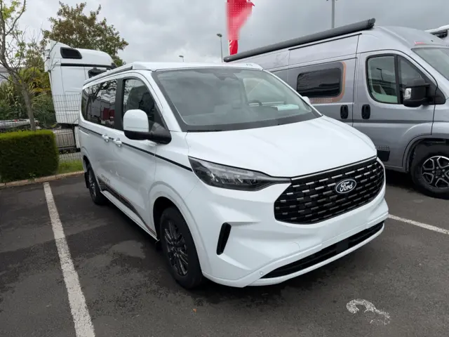 Van Panama P10+ – Fougères