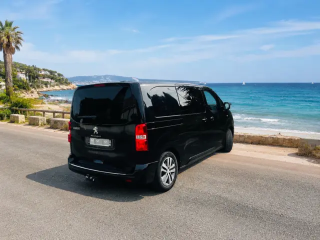 Van Peugeot Expert 2016 2.0 Bluehdi 180 Ch Eu6 Eat6 Premium Pack Std 2.7T – Fréjus