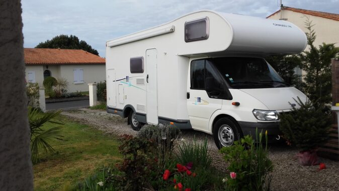 Ford CHAUSSON FLASH image