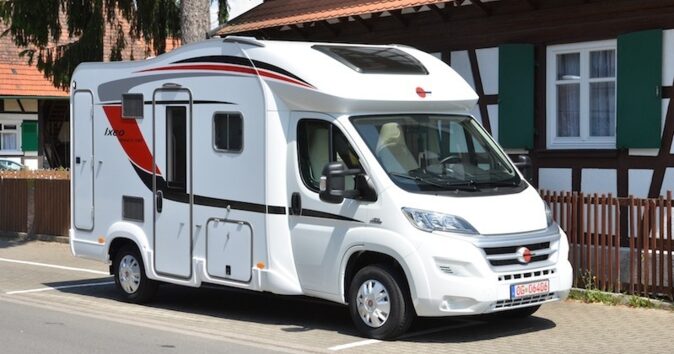 Fiat BURSTNER Ixeo 590T image