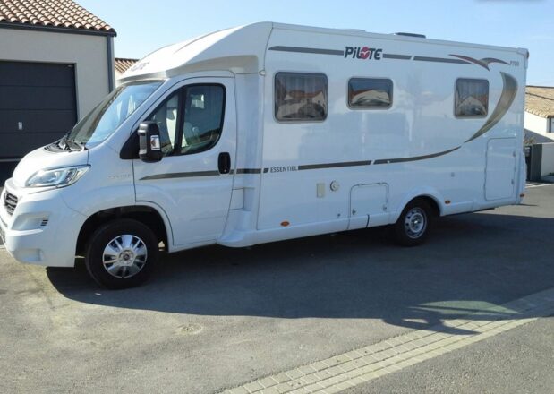 Fiat PILOTE P700 image