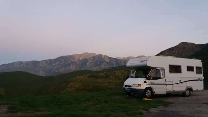 Ford CHALLENGER 25 image