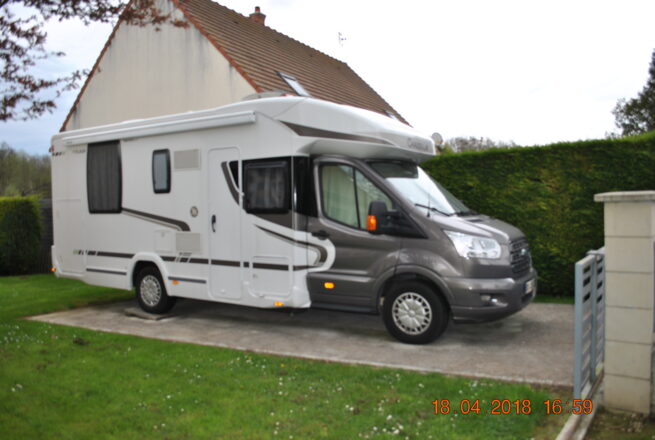 Ford CHAUSSON flash 718 EB image