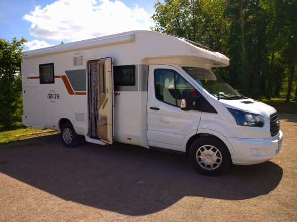 Ford CARAVANS INTERNATIO. Nacre 67 XT Plus image