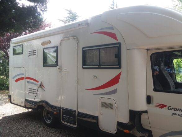 Ford ROLLER TEAM riviera granduca  garage P image