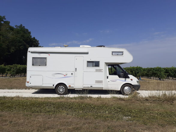 Ford CHALLENGER 192 ENTIÈREMENT CLIMATISÉ image