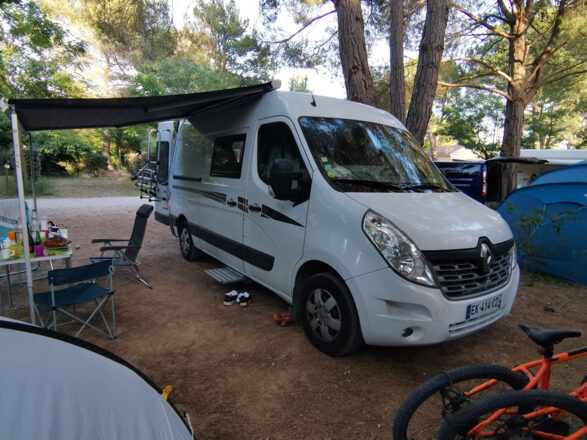 RENAULT FONT VENDOME EVASION image