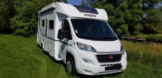 Fiat PILOTE P696 image