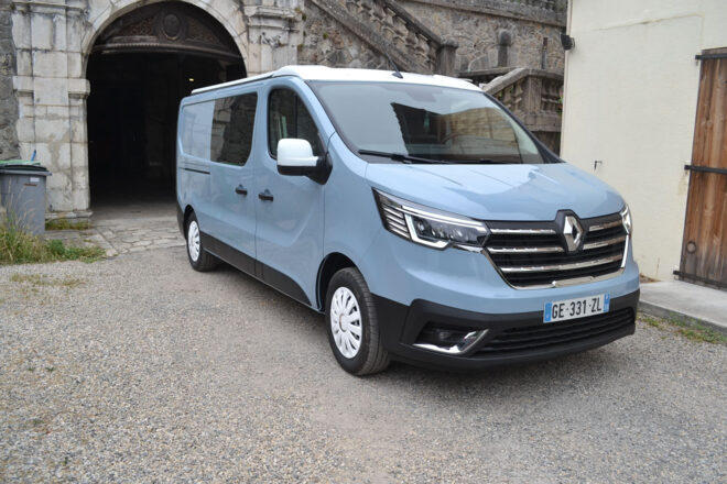 Renault TRAFIC duo long image