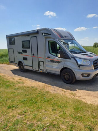 Ford CHALLENGER S194 image