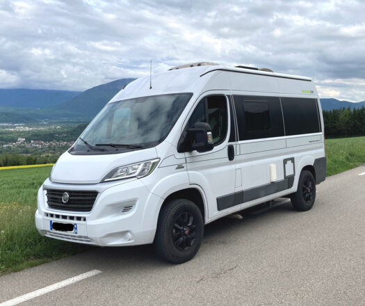  HYMERCAR AYERS ROCK image