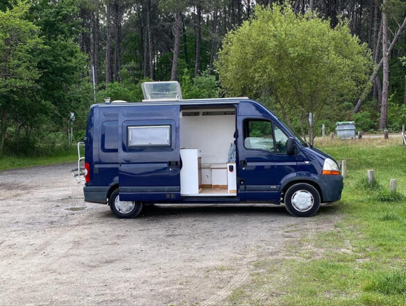 RENAULT ADRIA IZOLA image